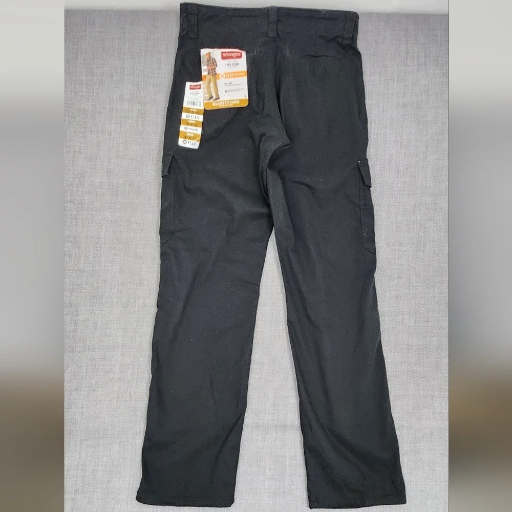 Wrangler Five Star Premium Relaxed Fit Cargo Flex Comfort Pants. 30×32 - Picture 4 of 6